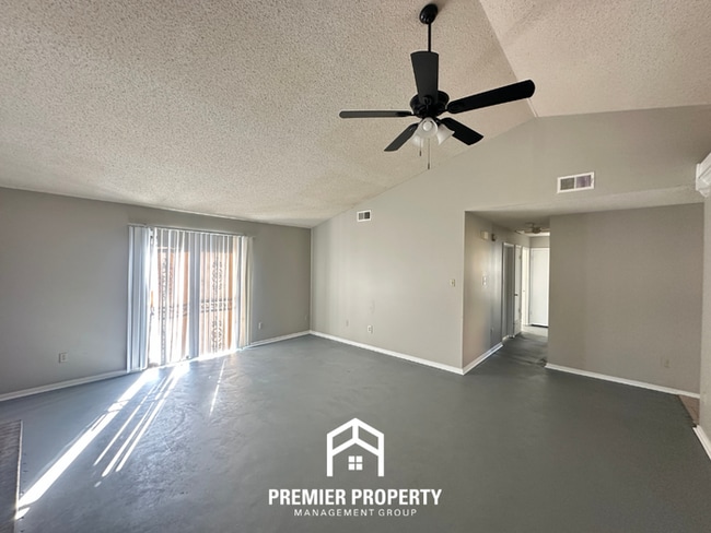 Building Photo - 4354 Clarke Rd