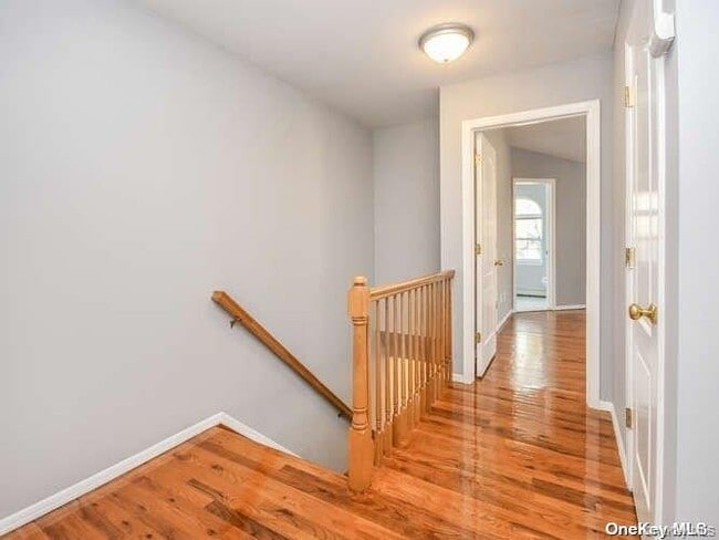 Building Photo - 62 A Linwood Rd N