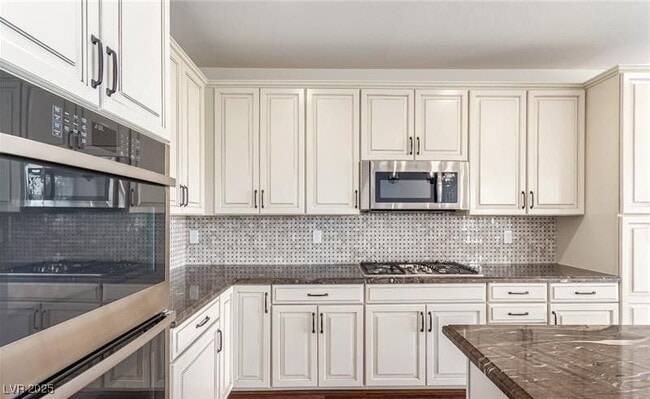 Building Photo - 12556 Skylight View St