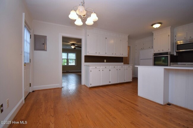 Building Photo - 1415 N Overlook Dr