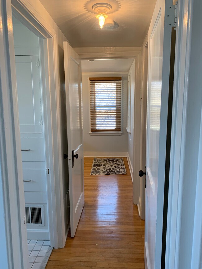 Building Photo - 1222 Beaconsfield Ave