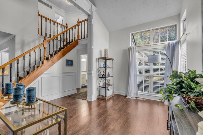 Building Photo - 6450 Bayside N Dr