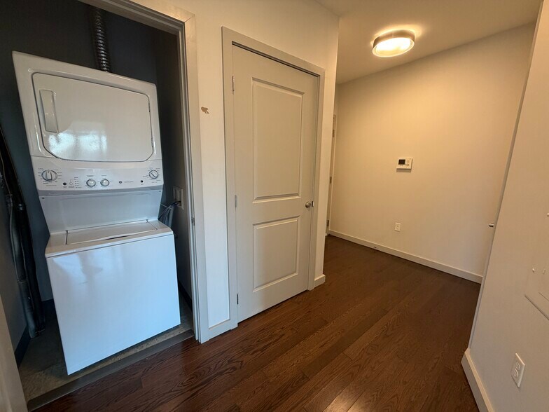 Building Photo - 40A Marion St