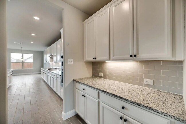 Building Photo - 412 Winding Creek Ln