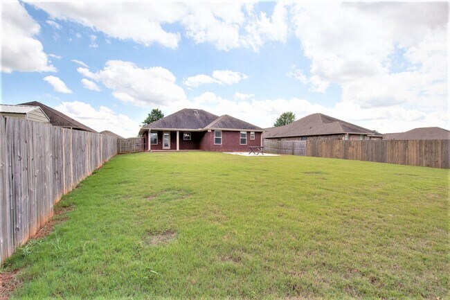 Building Photo - 24603 Rolling Vista Dr