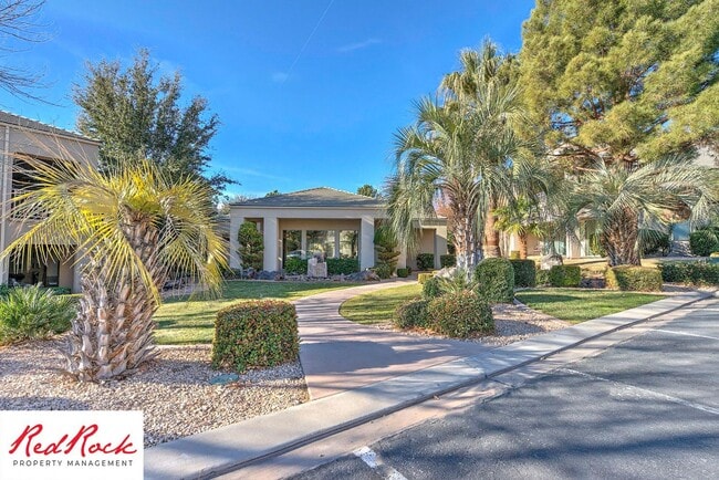 Building Photo - Remarkable 3 Bedroom Condo Next to Sunbroo...