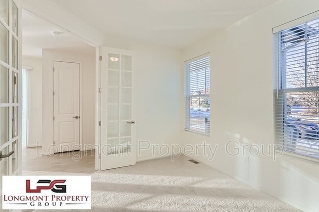 Building Photo - 450 Canadian Crossing Dr