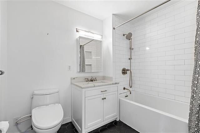 Building Photo - 143 Morgan St
