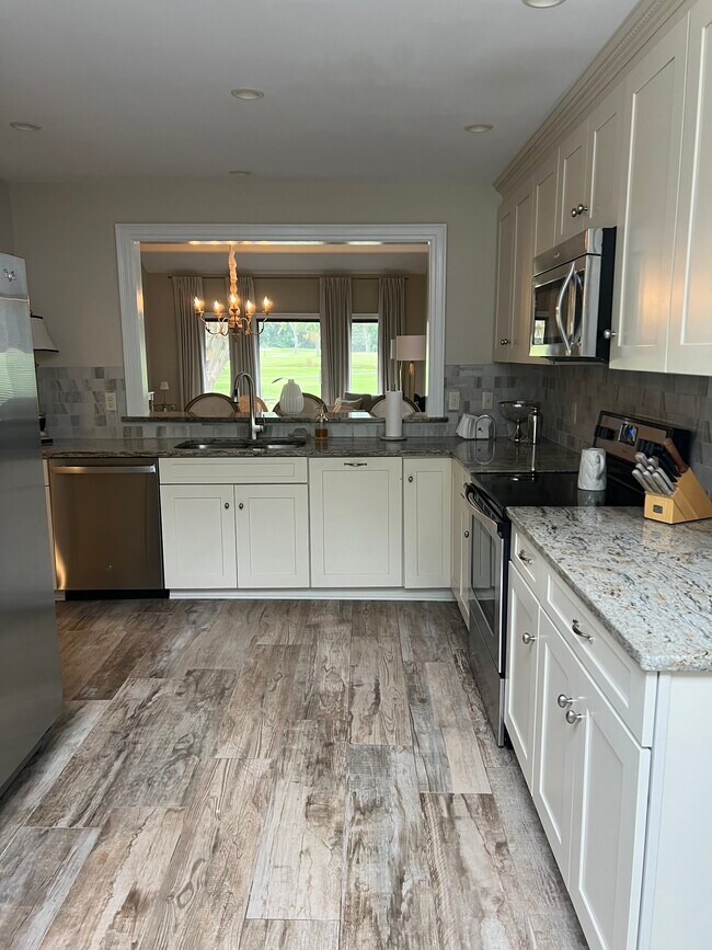 Building Photo - 60 Carnoustie Rd