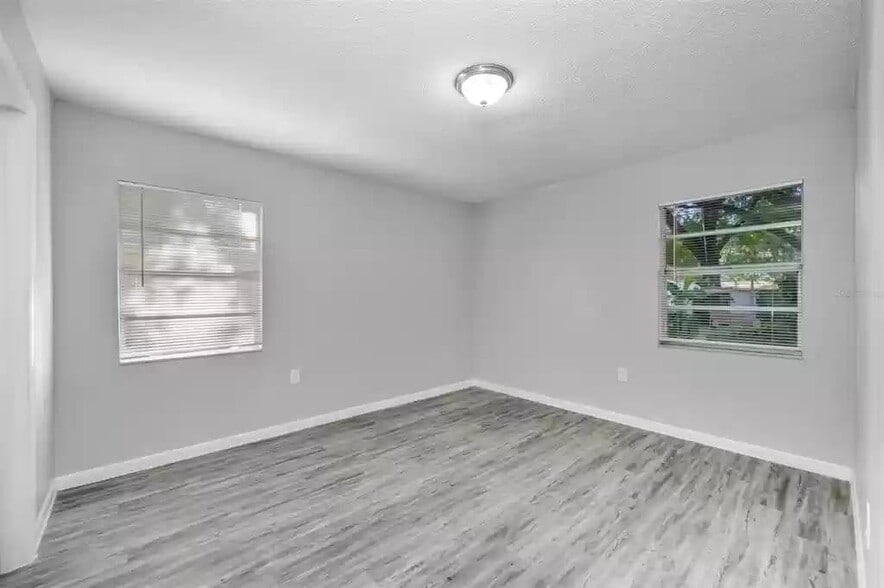 Building Photo - 3204 E Lambright St