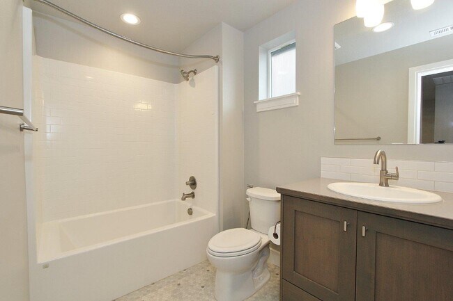 Building Photo - 3468 E Berghan St