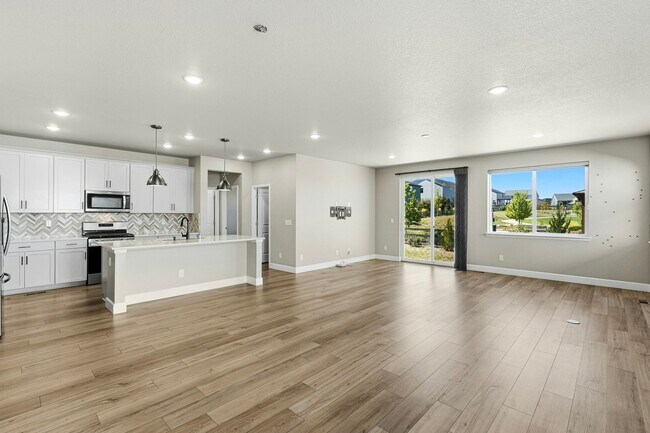 Building Photo - 13541 Waterthrush St