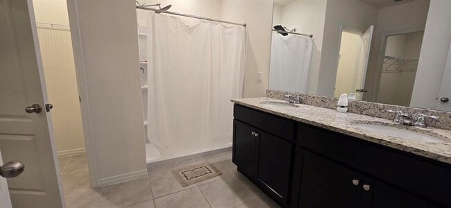 Building Photo - 804 Horsetail Dr