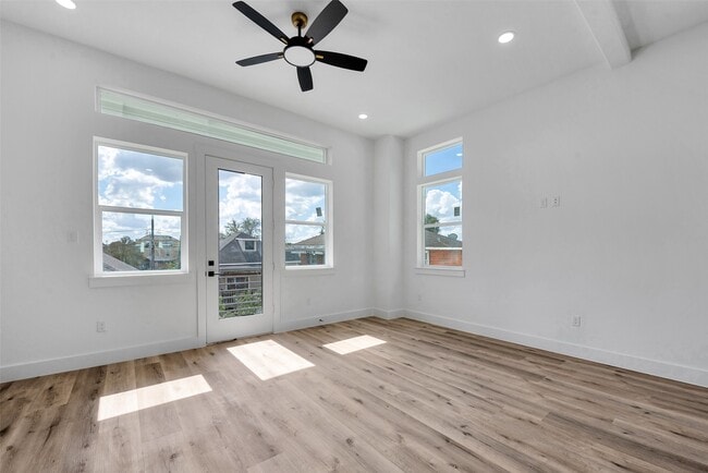 Building Photo - 1805 Emir St