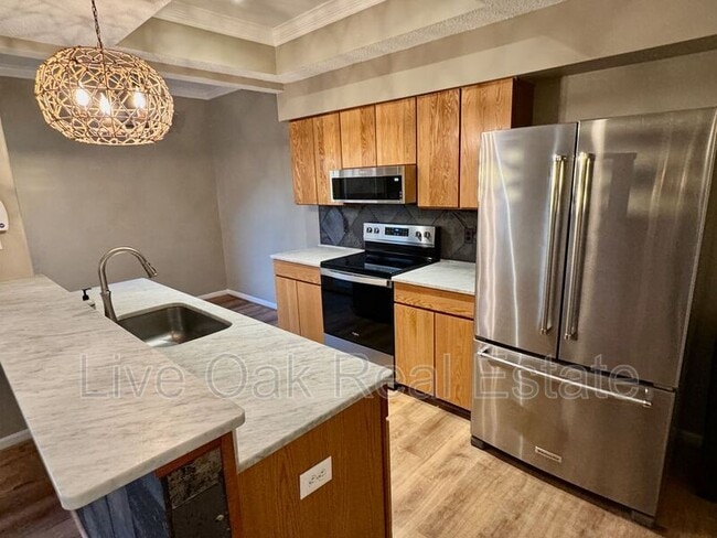 Building Photo - 2211 W Sail Ln