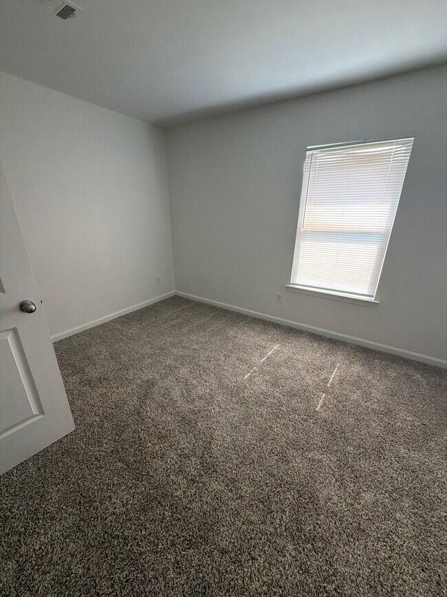 Building Photo - Beautiful 4-bedroom 3 bath home in Arlington