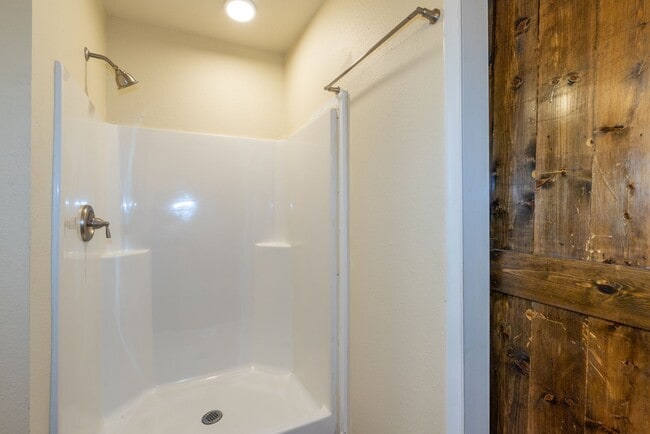 Building Photo - 3 Bed | 2 Bath in Coweta!