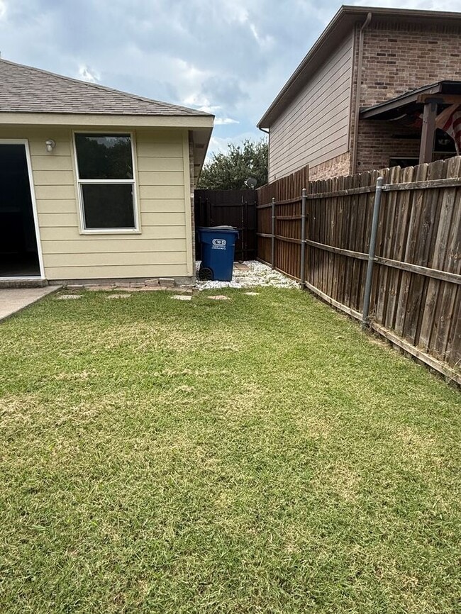Building Photo - Home in Wylie