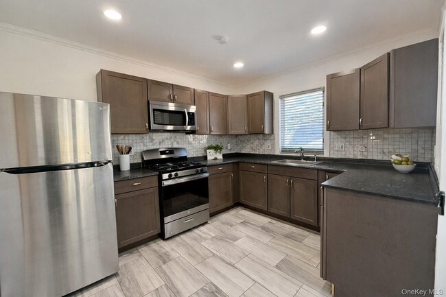 Building Photo - 24 Bennett St