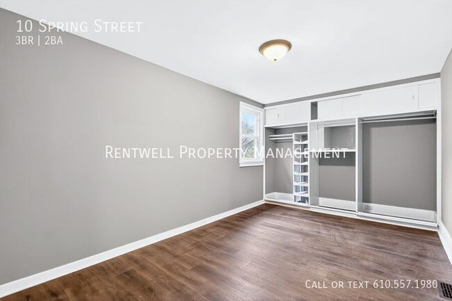 Building Photo - 10 S Spring St