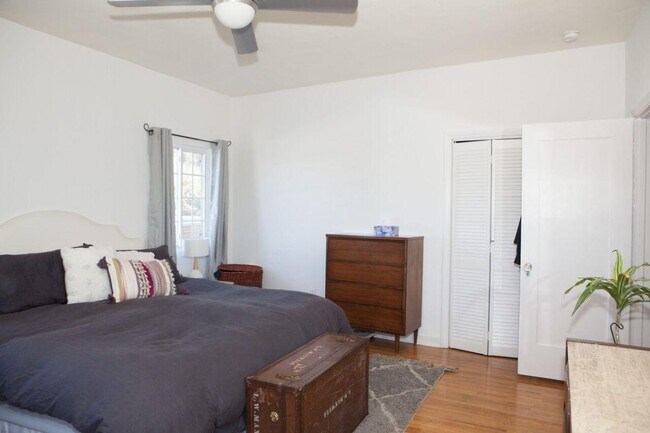 Building Photo - 1513 Murray Dr