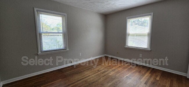 Building Photo - 1743 Rosemont Dr