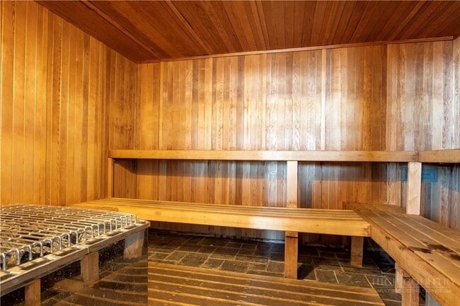 Building Photo - 303 Sugar Top Dr