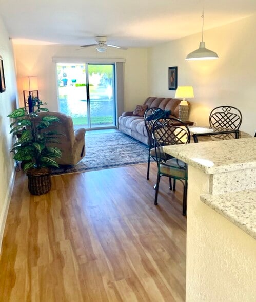 Building Photo - 8264 Key Royal Cir