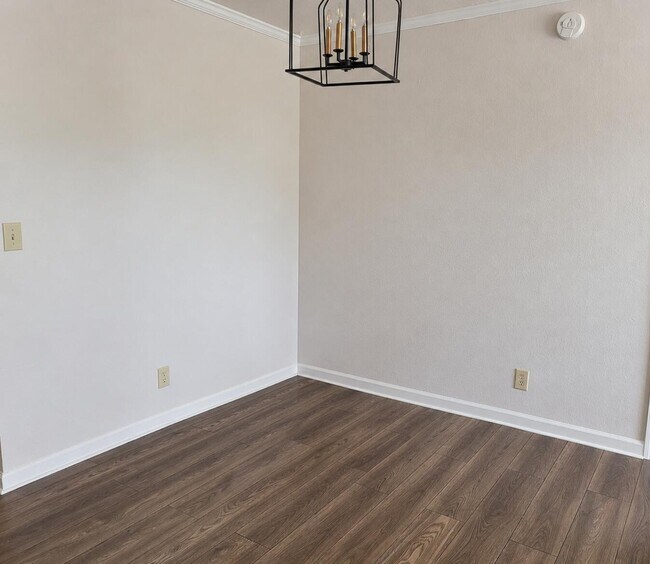 Building Photo - 1522 SE Royal Green Cir