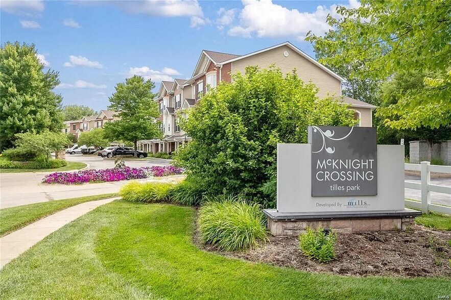 Building Photo - 2732 McKnight Crossing Ct