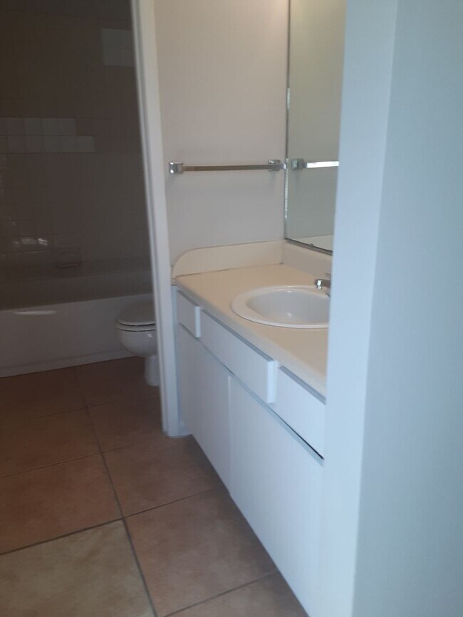 Building Photo - 3525 Sable Palm Ln