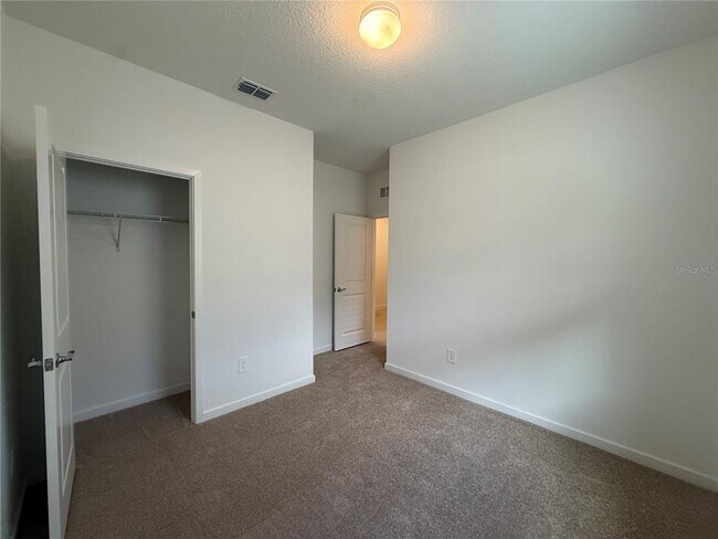 Building Photo - 3915 Big Sky Dr