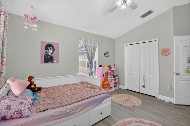 Building Photo - 6746 Breezy Palm Dr