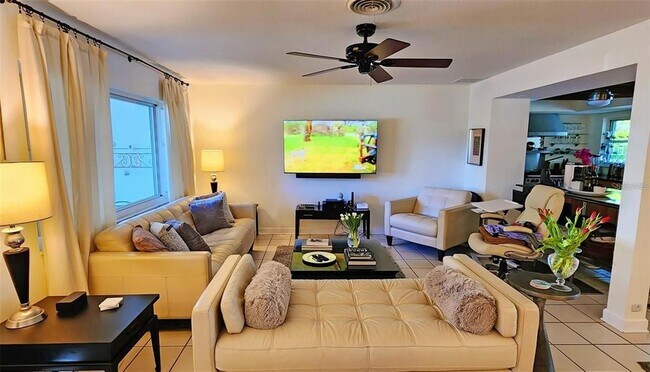 Building Photo - 329 Bernard Ave