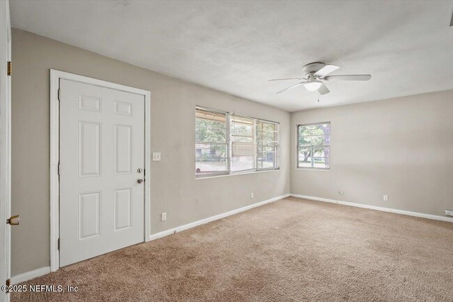 Building Photo - 6446 Ledbury Dr S