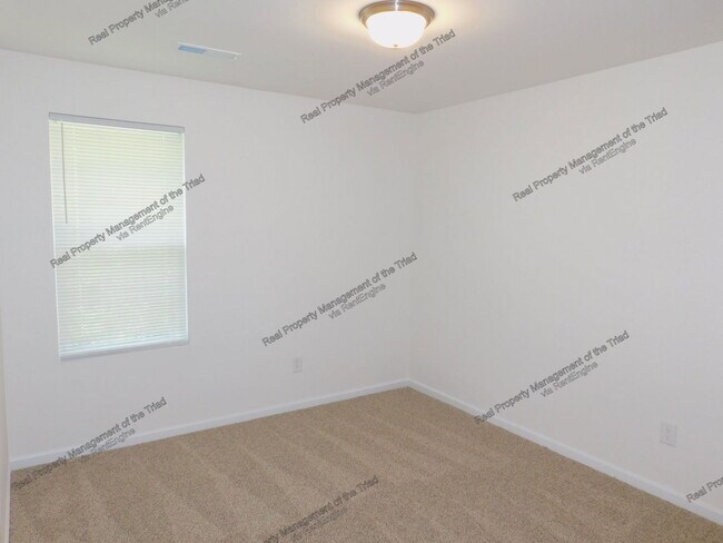 Building Photo - 4623 Chapel Ridge Dr