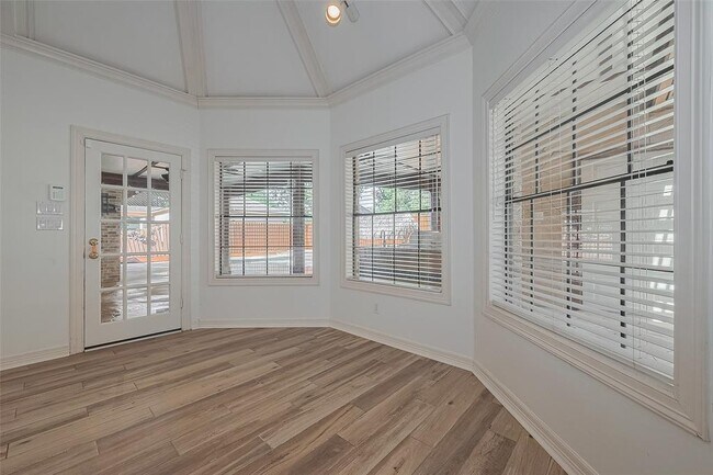 Building Photo - 510 Barkers Cove