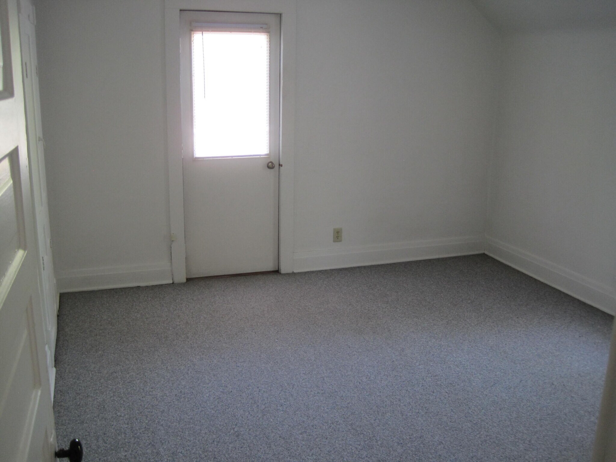 Building Photo - 1515 E Madison St