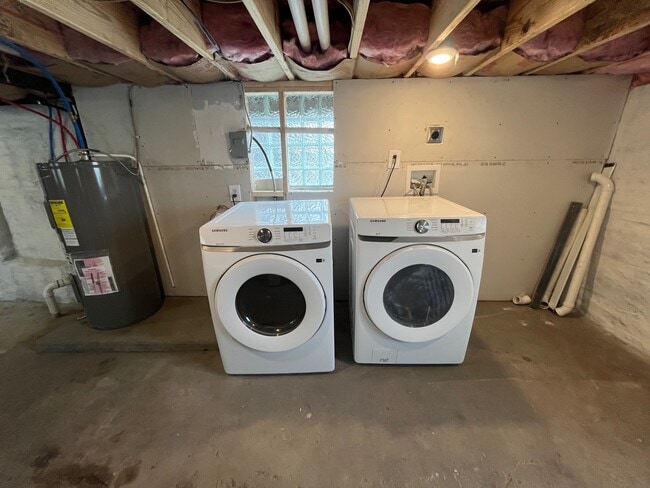 Building Photo - 4739 Essex Way