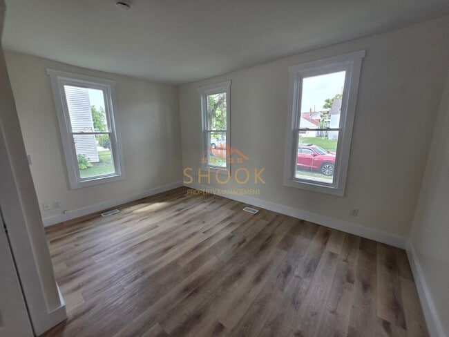 Building Photo - COMPLETELY RENOVATED 3 BR HOME