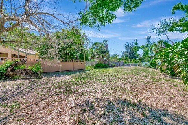 Building Photo - 6348 7th Ave N