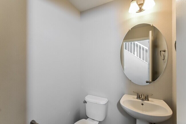 Building Photo - 613 Ryan Peak Ln