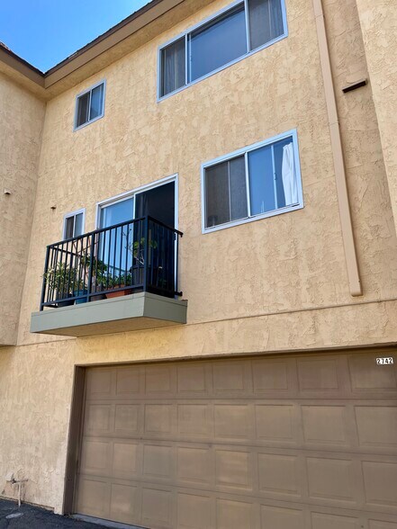 House back - 2742 Meadow Lark Dr