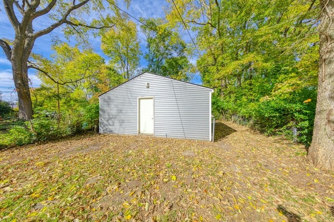 Building Photo - 1138 W 33rd St