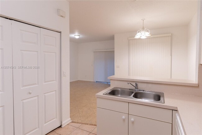Building Photo - 1410 S Santa Catalina Cir