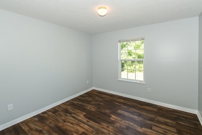 Building Photo - 3 Bedroom in Warren Township