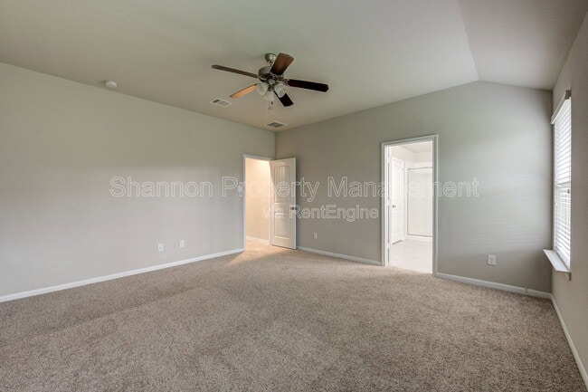 Building Photo - 8002 Carillon Way