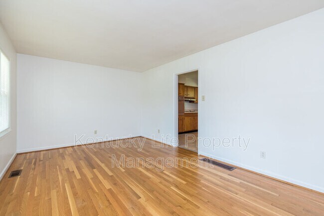 Building Photo - 104 Greenbriar Rd