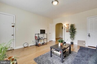 Building Photo - 4009 8th St NE