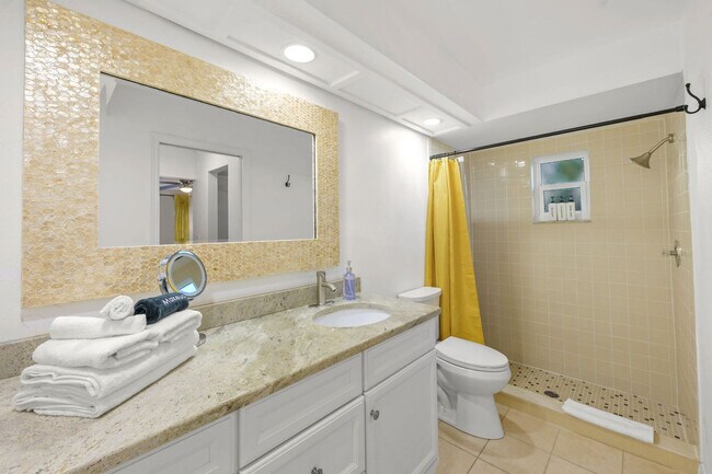 Building Photo - 1319 Saddle Ct